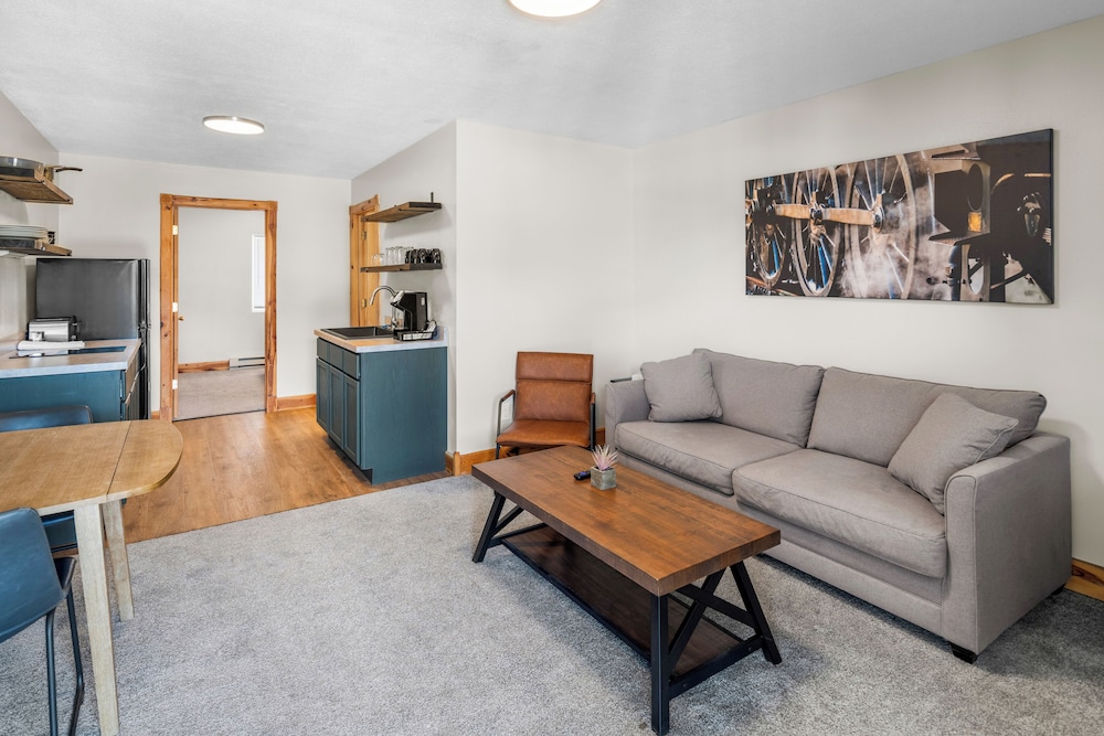 Everspring Inn Suites Hill City 42/61
