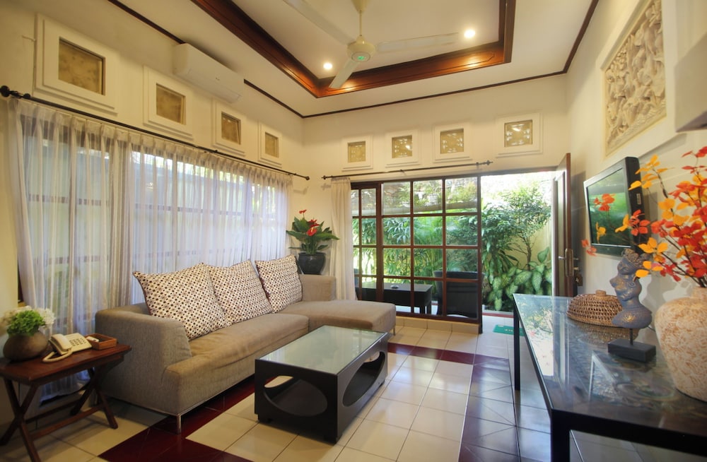 Hotel Jati And Home Stay 52/71