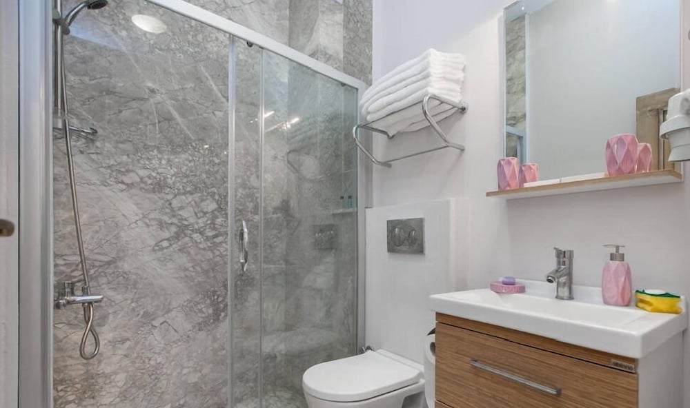 Galatolia Suites 48/50