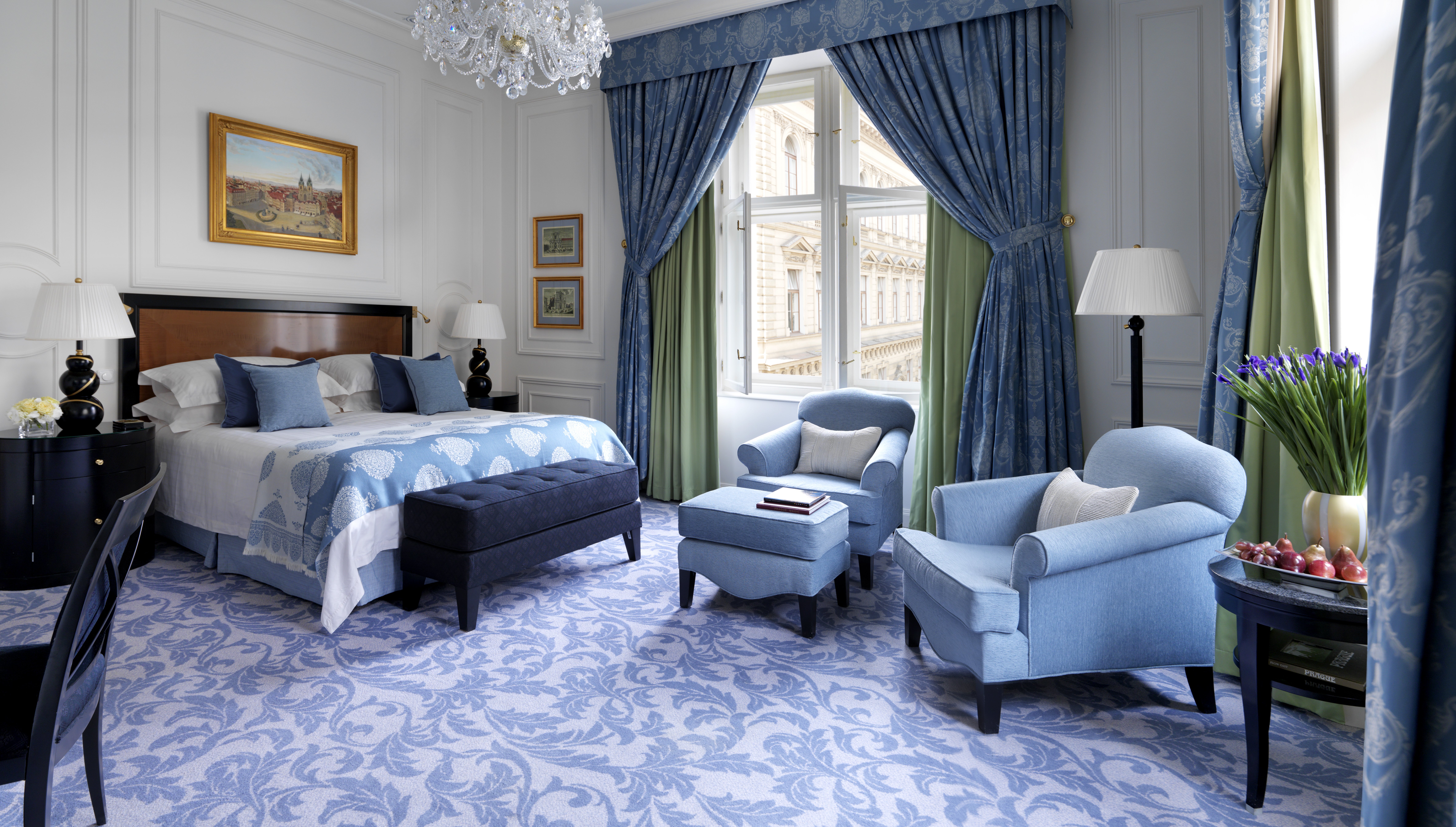 Grand, Renaissance, King Bed