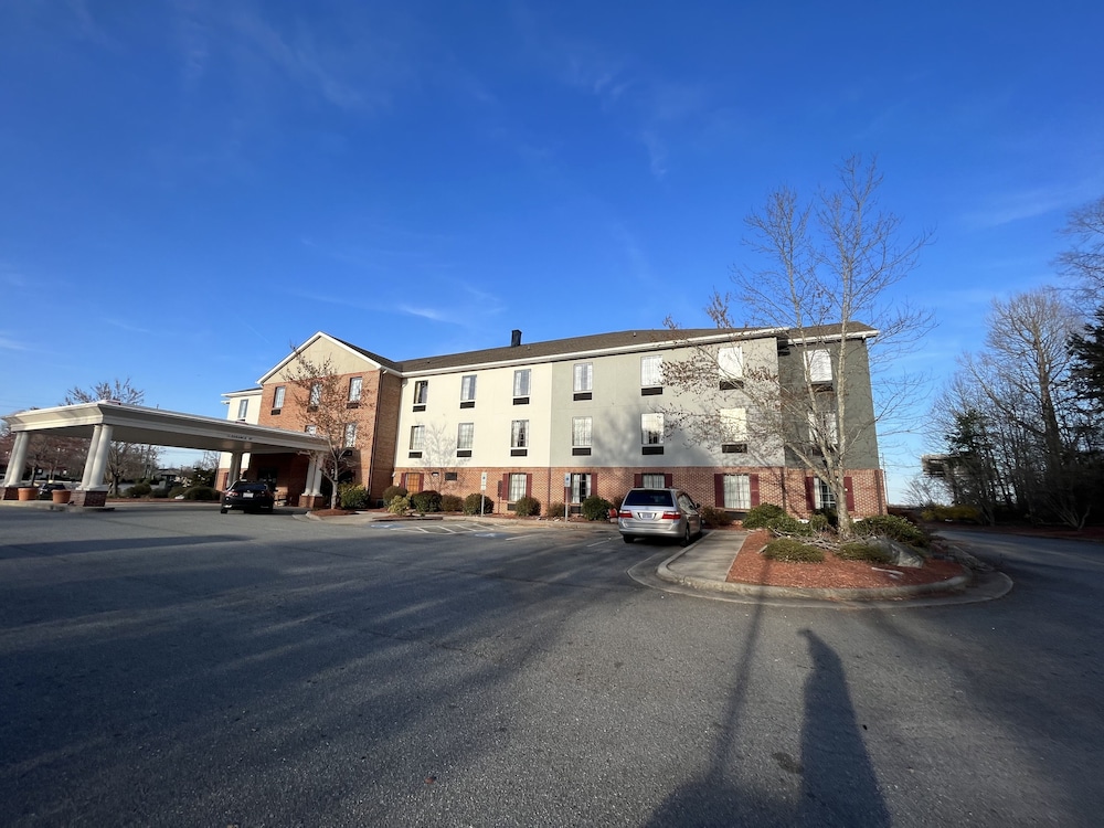Comfort Inn & Suites Lexington South 40/46