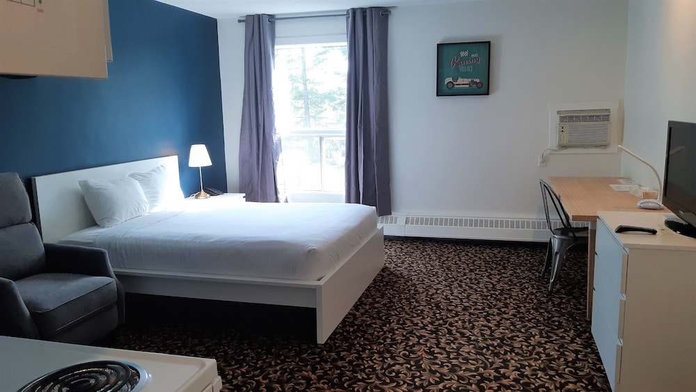 Cloud 9 Inn 33/72