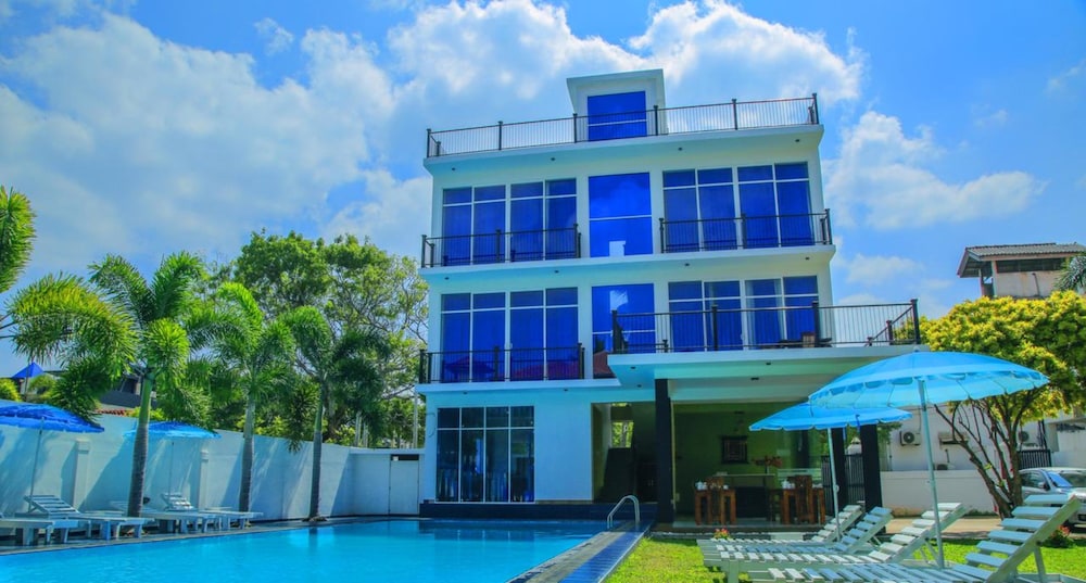 Christima Residence 3/50