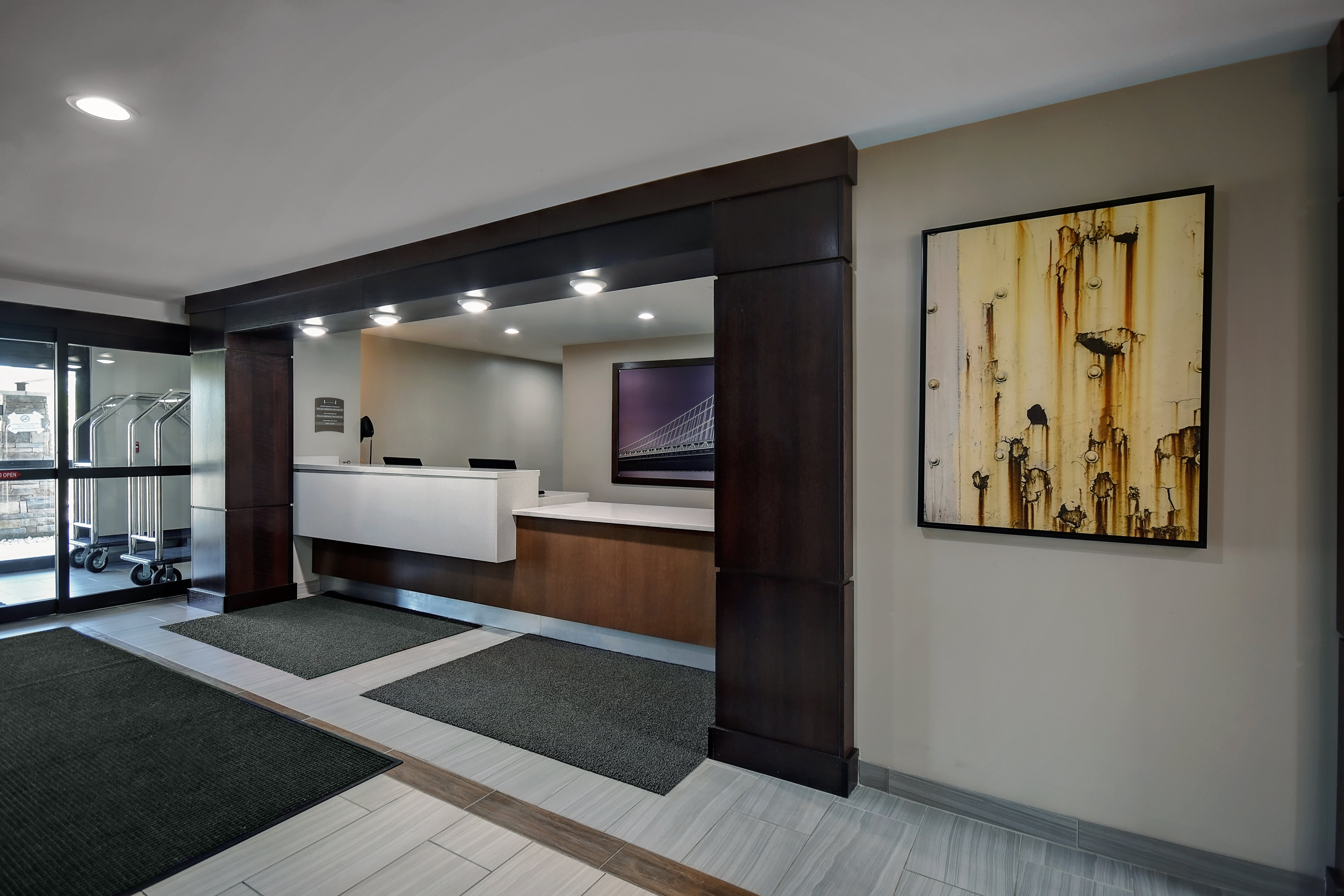 Staybridge Suites Holland 4/64