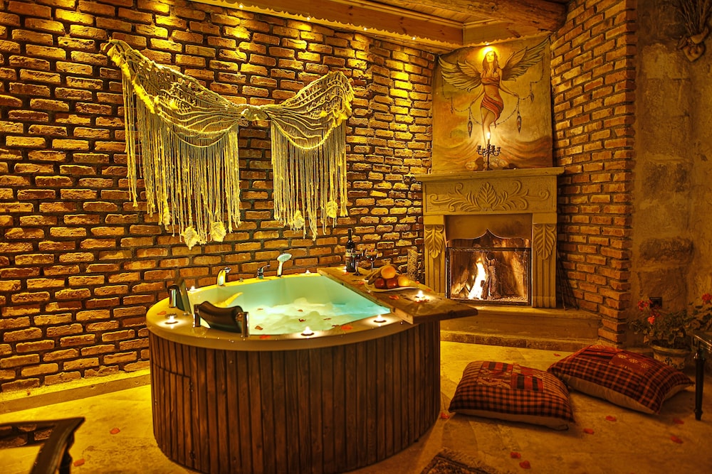 Casia Cave Suites 32/50