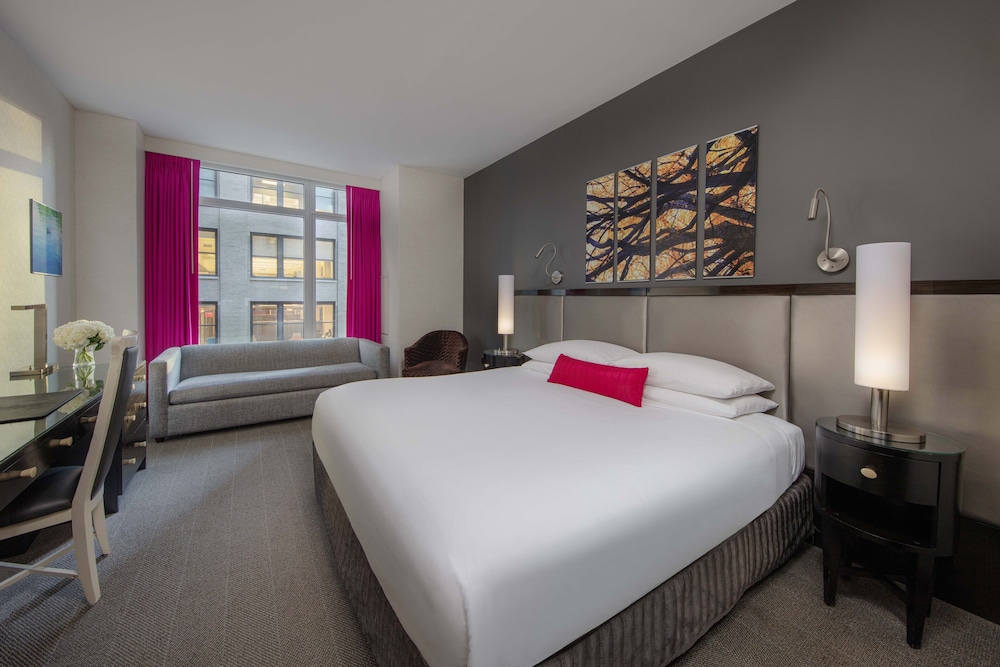 SUPERIOR, KING BED, ACCESSIBLE