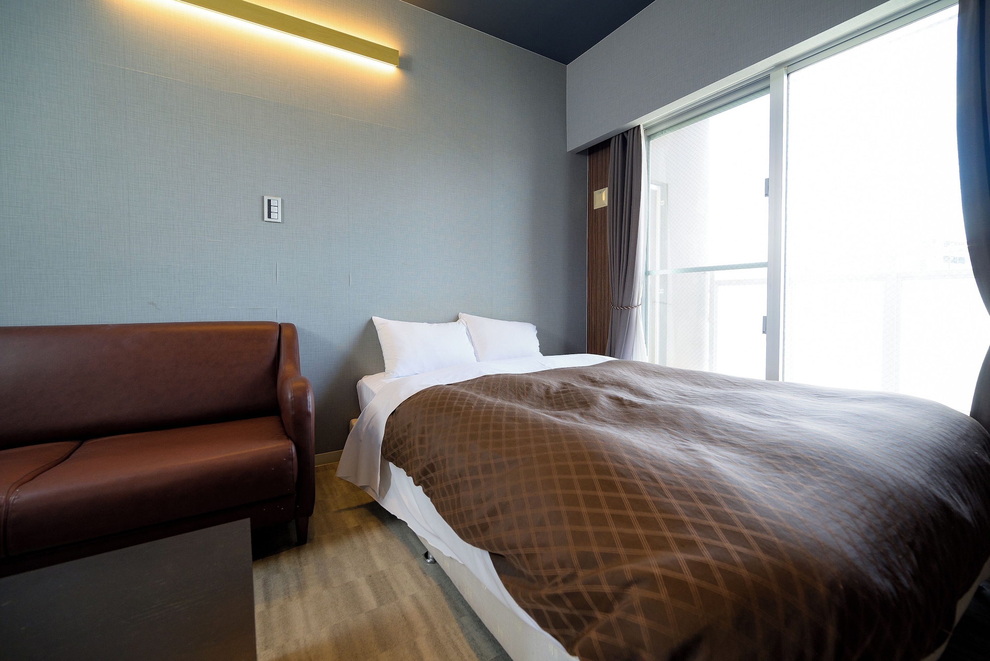 ROOM, DOUBLE BED