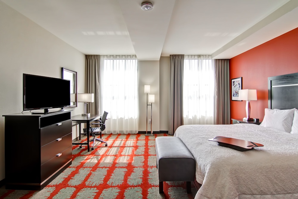 Hampton Inn Suites Cincinnati Downtown 19/72