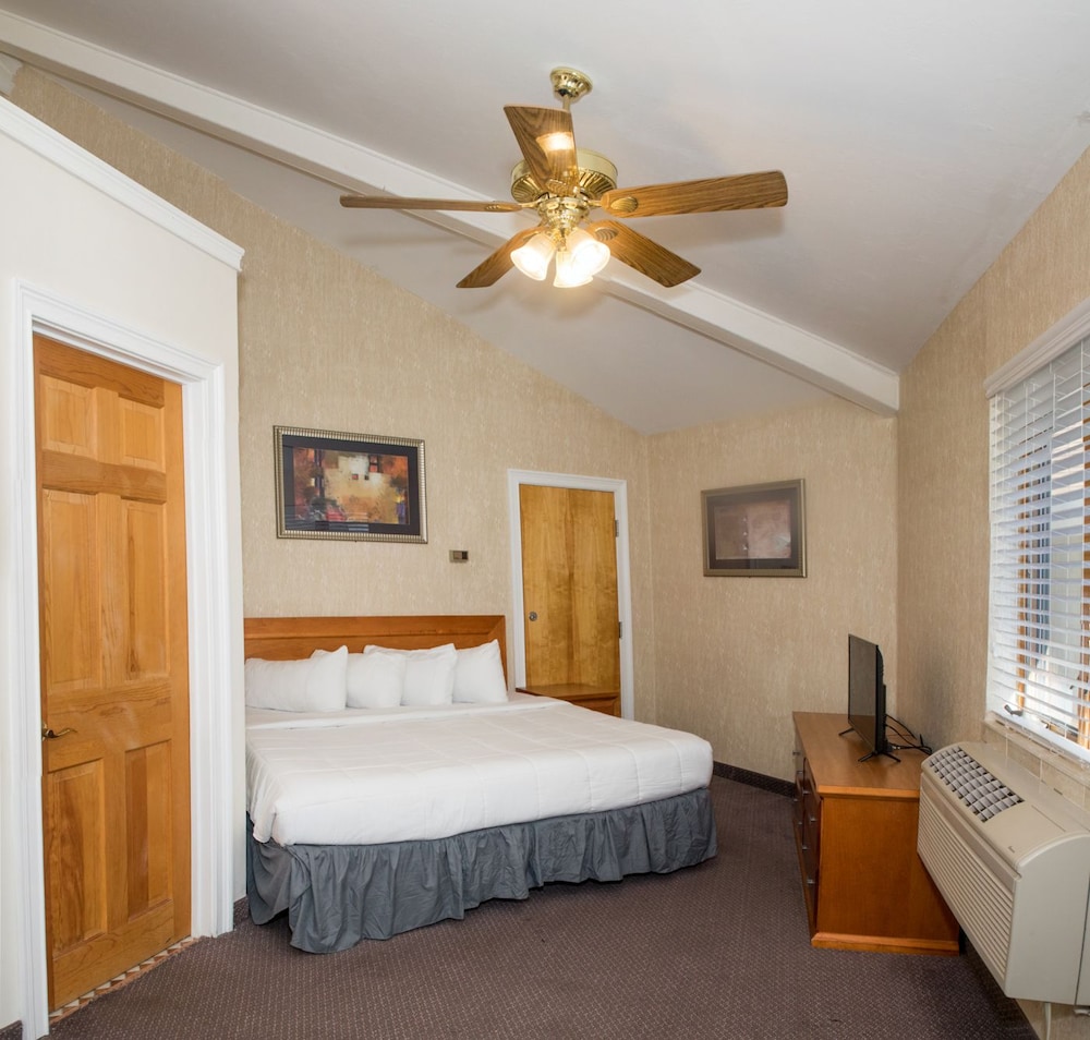 Cedar Park Whirlpool Suites 23/61