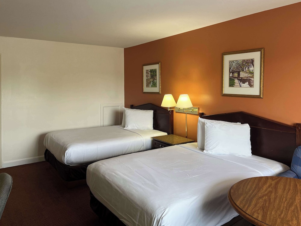Standard, 2 Double Beds, Accessible