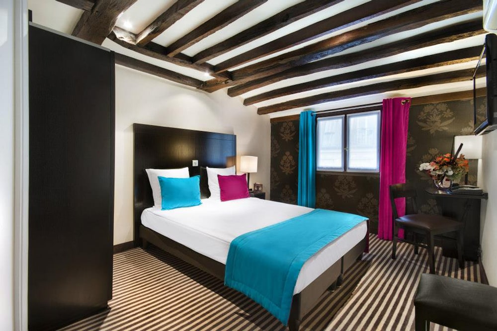 Hotel Pax Opera 11/63