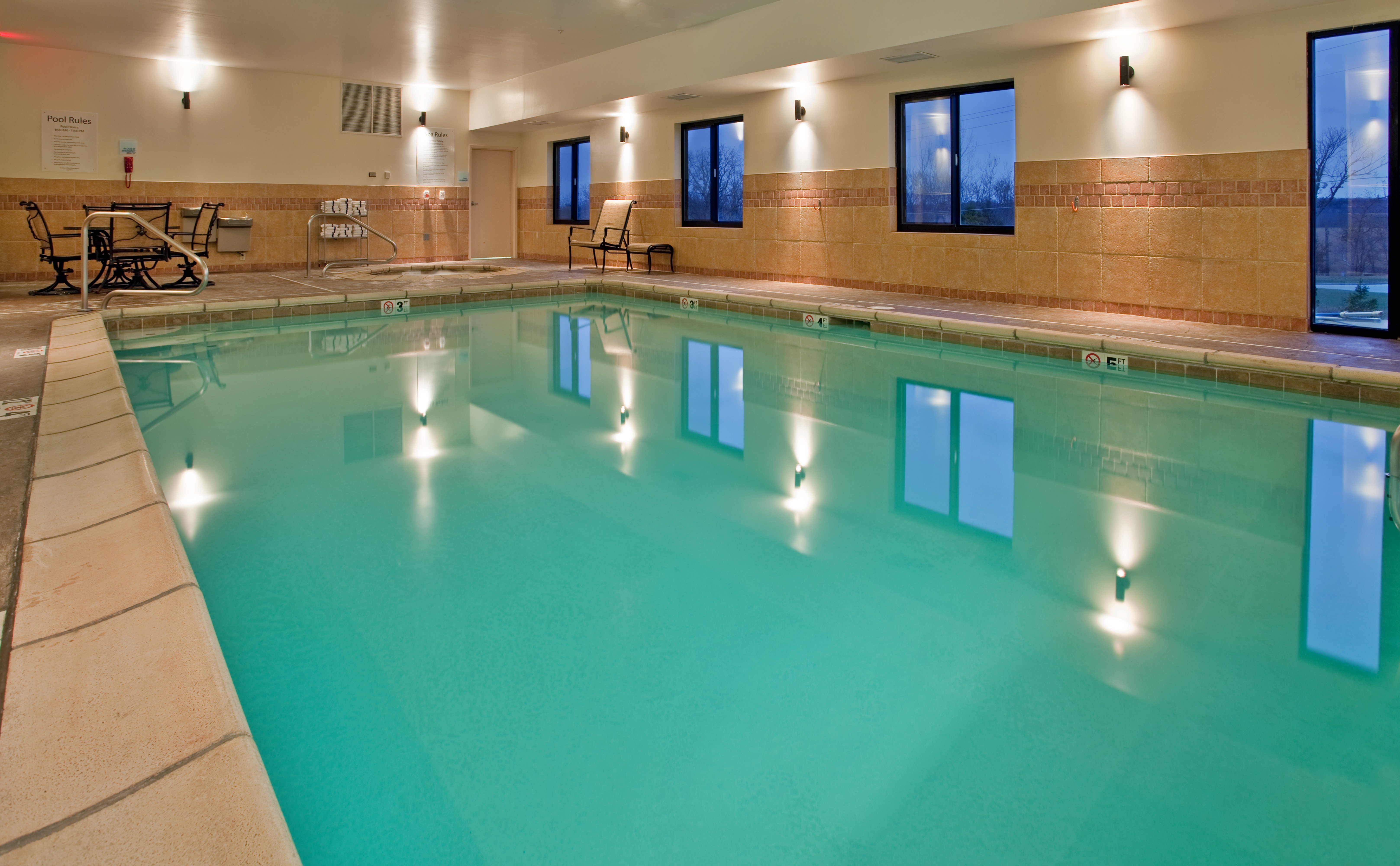Holiday Inn Express Hotel Suites Rolla Univ of Missouri Rolla 32/51