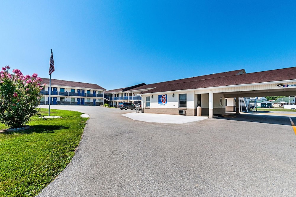 Motel 6 Charles Town Wv 54/60