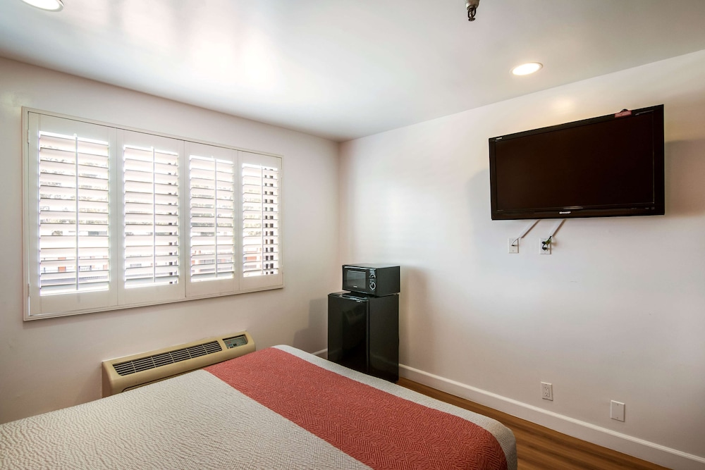 Motel6 Monterey Park, CA 17/47