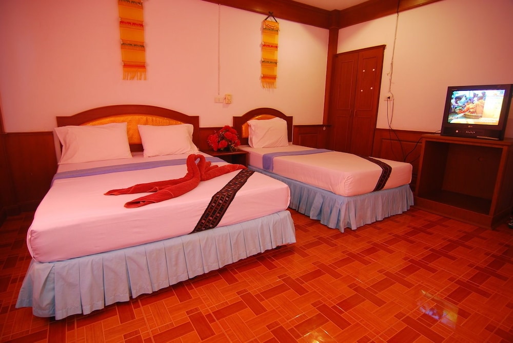 LANTA PARADISE BEACH RESORT 38/60