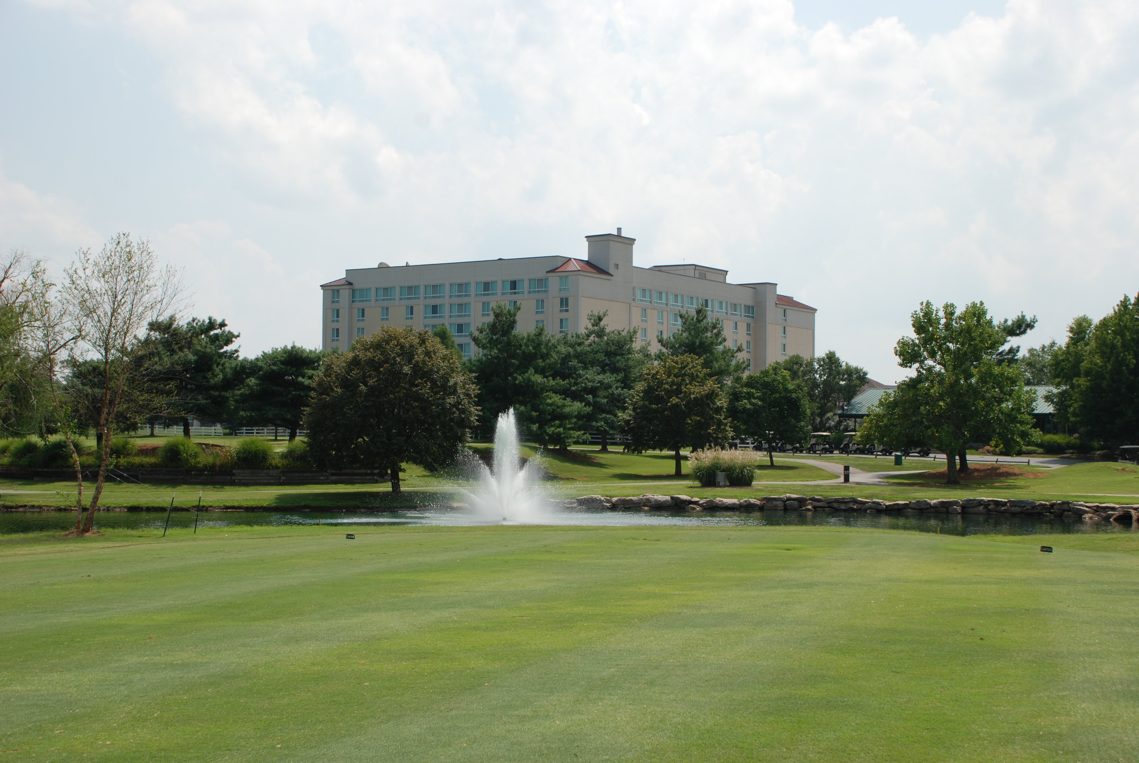 Holiday Inn University Plaza-Bowling Green 66/71