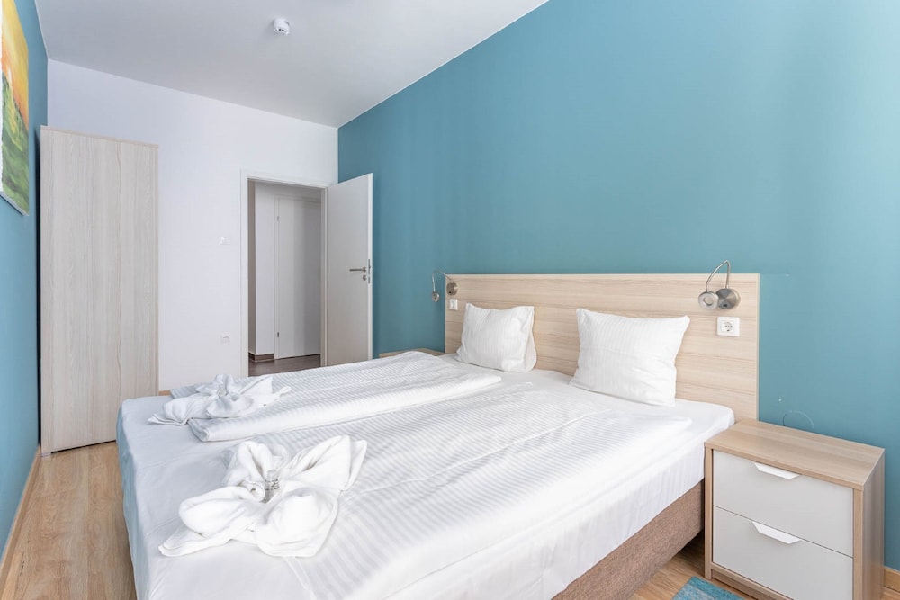 Corvin Plaza Apartments And Suites 22/54