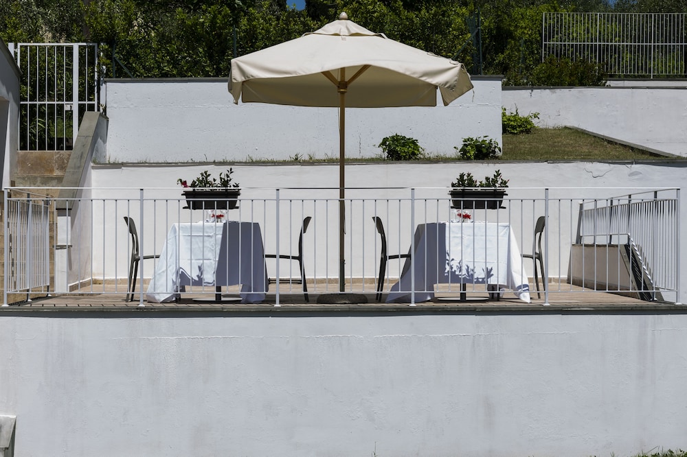 The Florence Hills Resort Spa 2/50