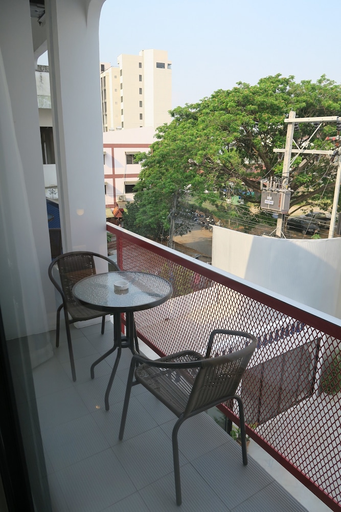 Montha Hotel 39/46
