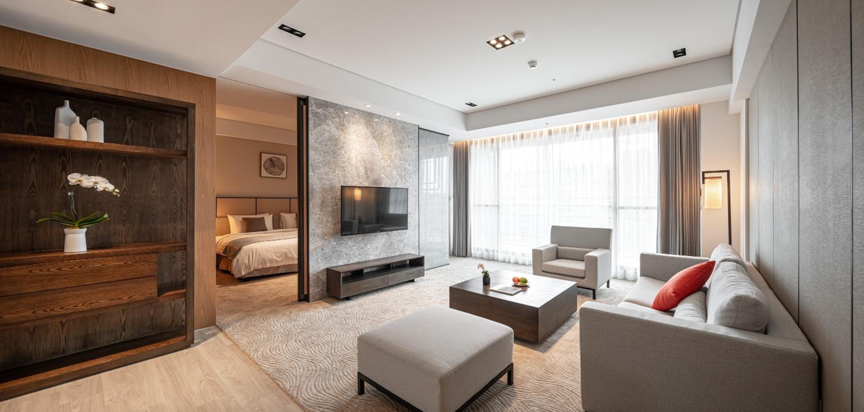 DELUXE, TWIN BEDS