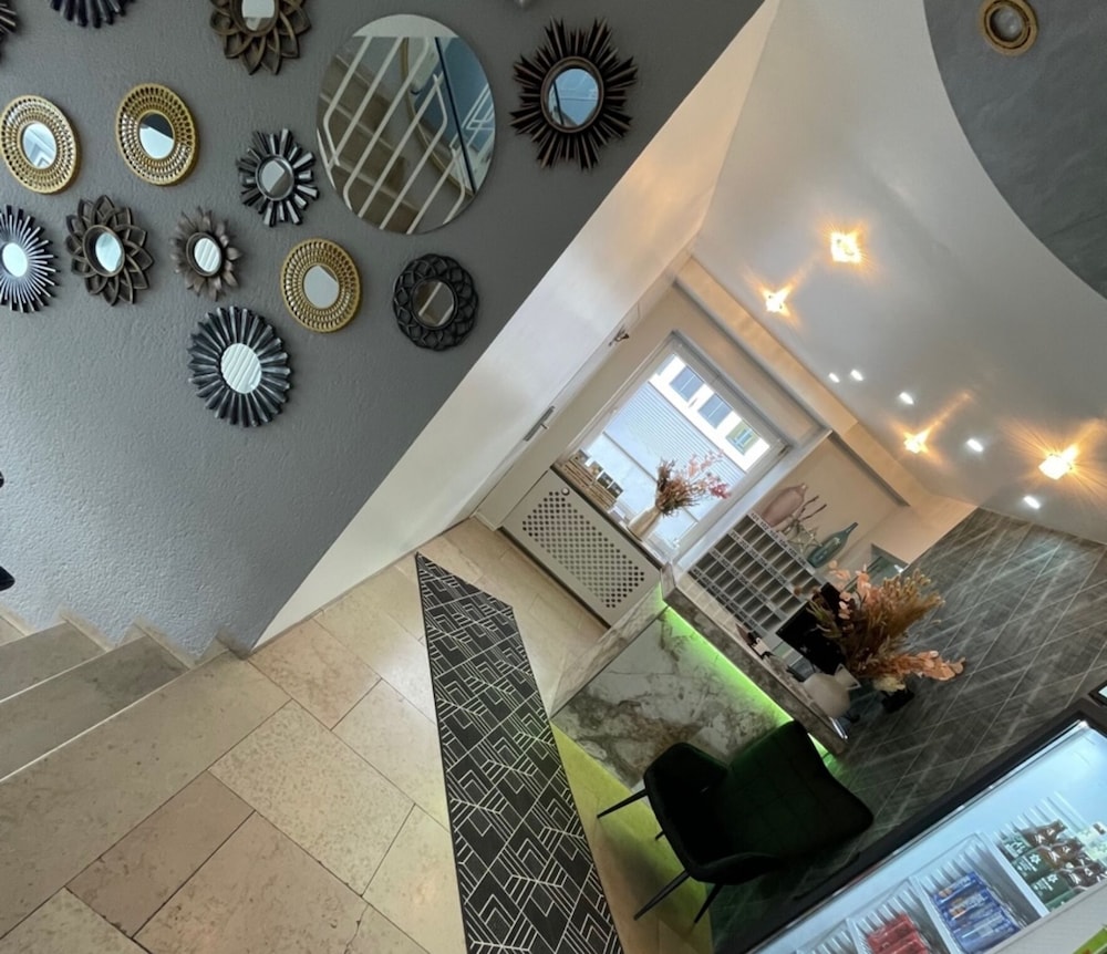 Europa Hotel 2/30