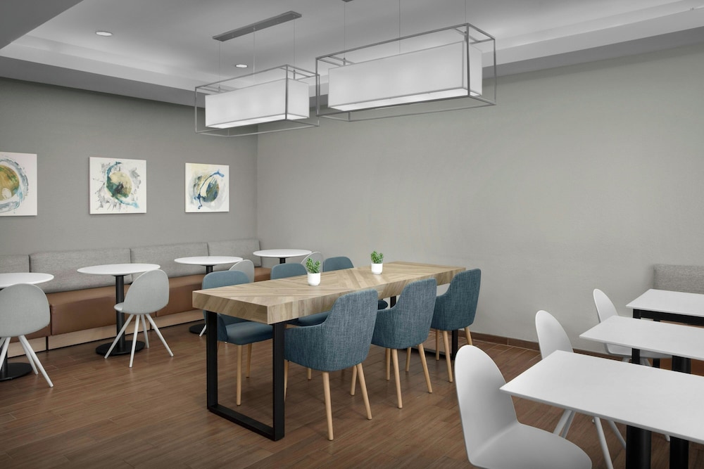 TOWNEPLACE SUITES CORPUS CHRISTI PORTLAND 40/50
