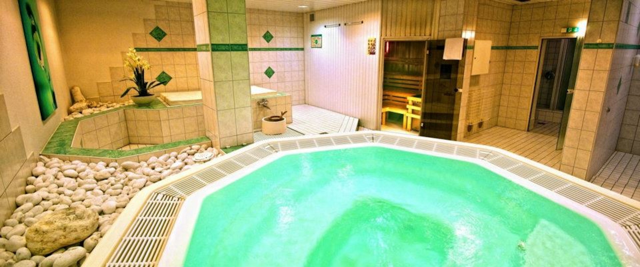 Hotel Ambiente Walldorf 14/18