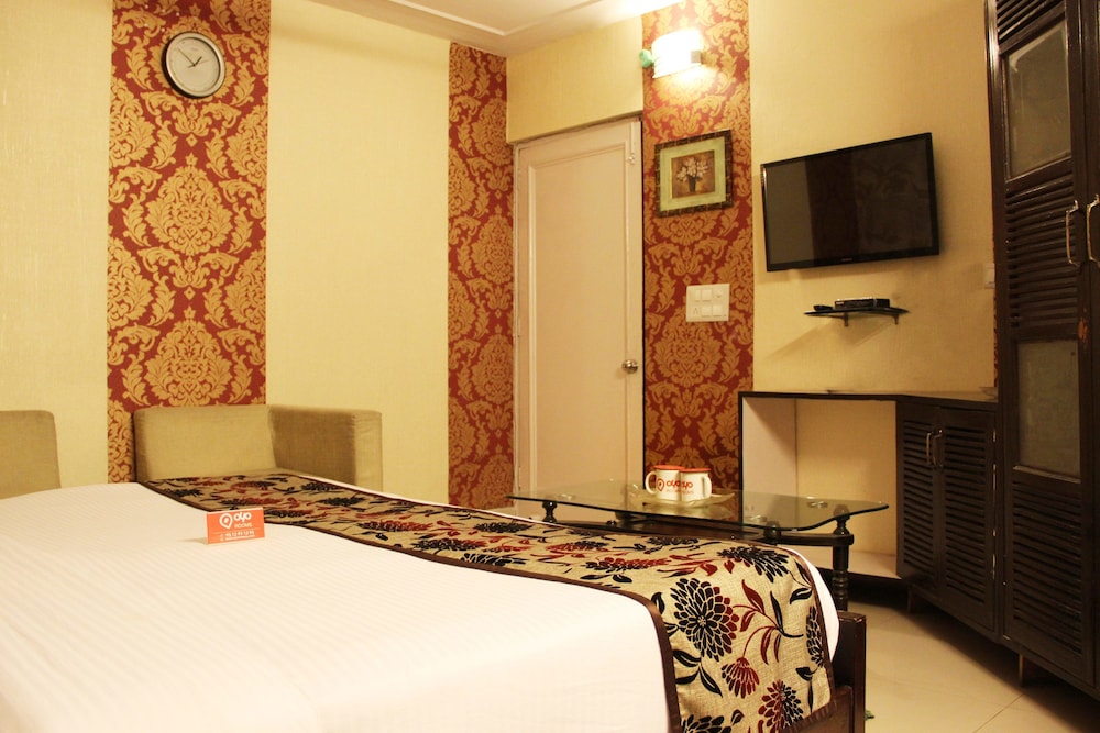 Oyo 2407 Hotel Gera's M1 9/17