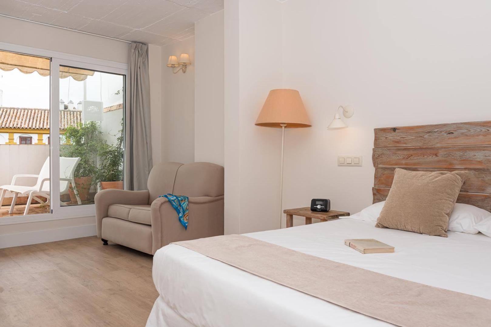 Junior Suite, Queen Bed, Terrace