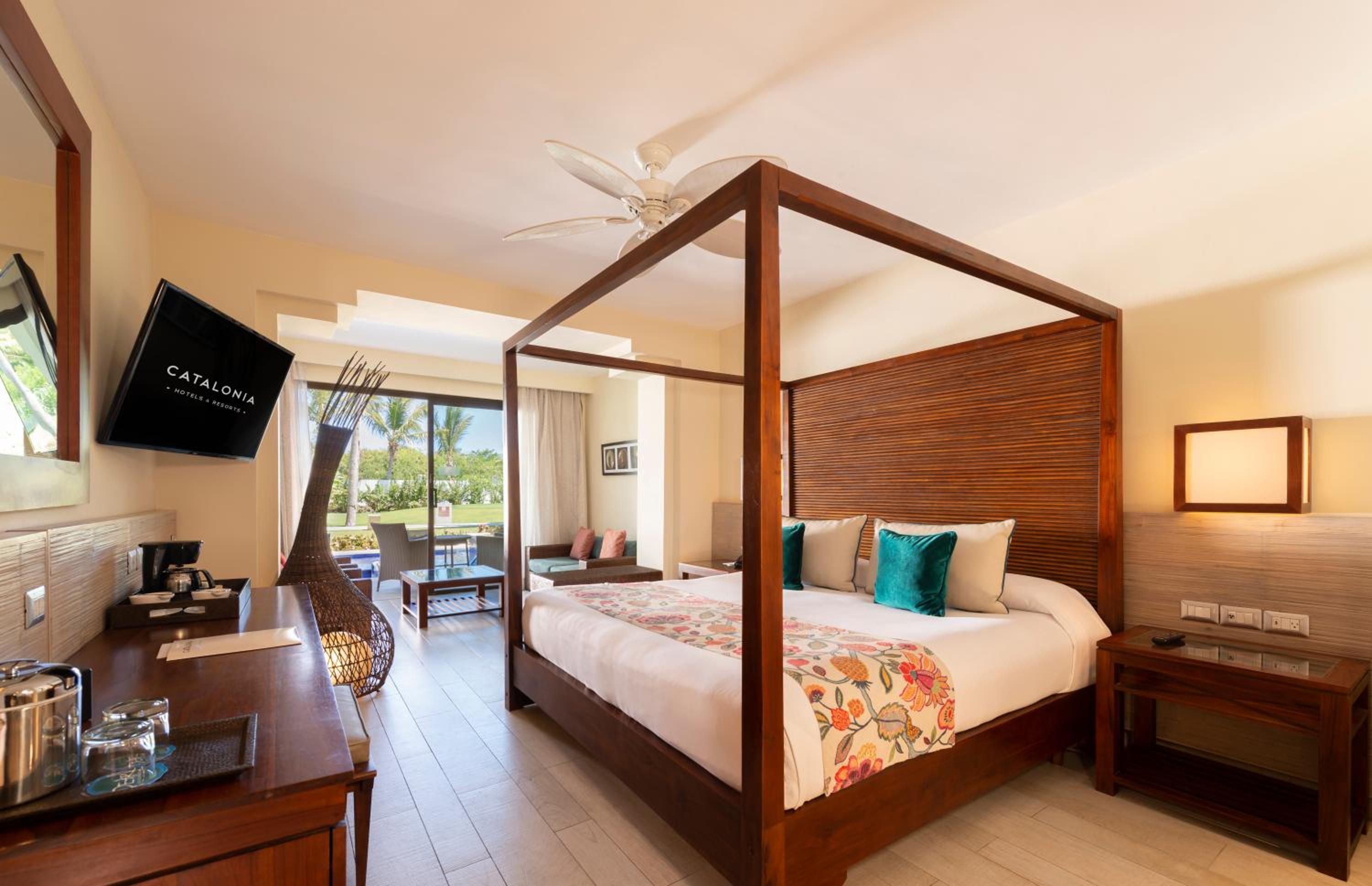 Junior Suite, Deluxe, with Pool