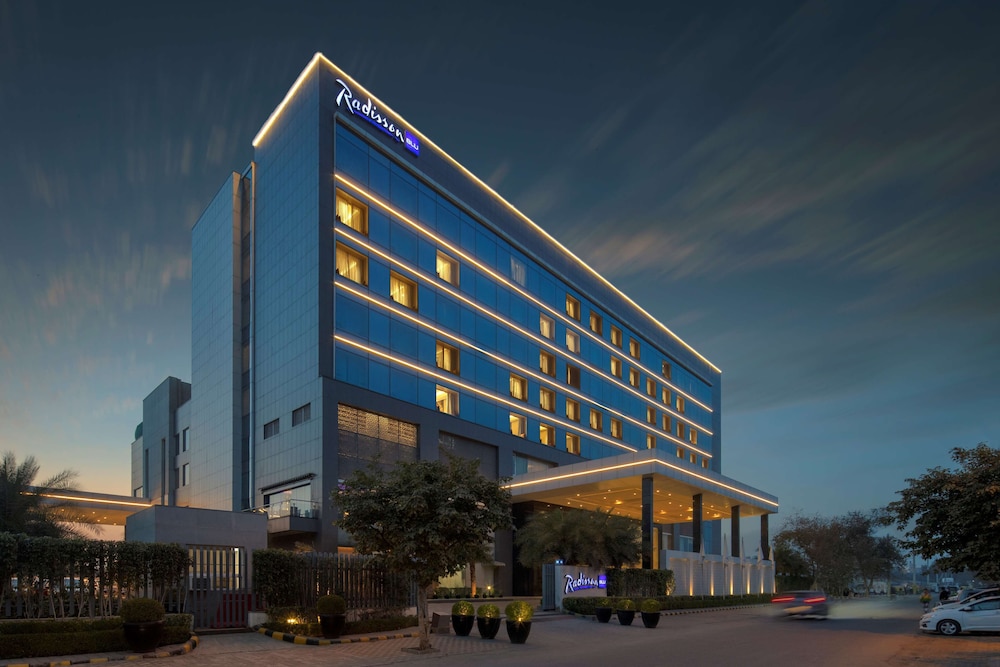 Radisson Blu Faridabad 7/75
