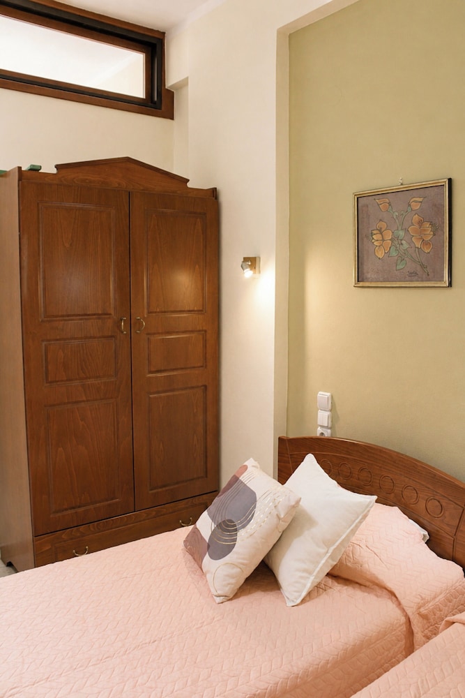 2 Bedrooms, Aphrodite, Basic, Apartment, Queen and Twin Beds, Sofa