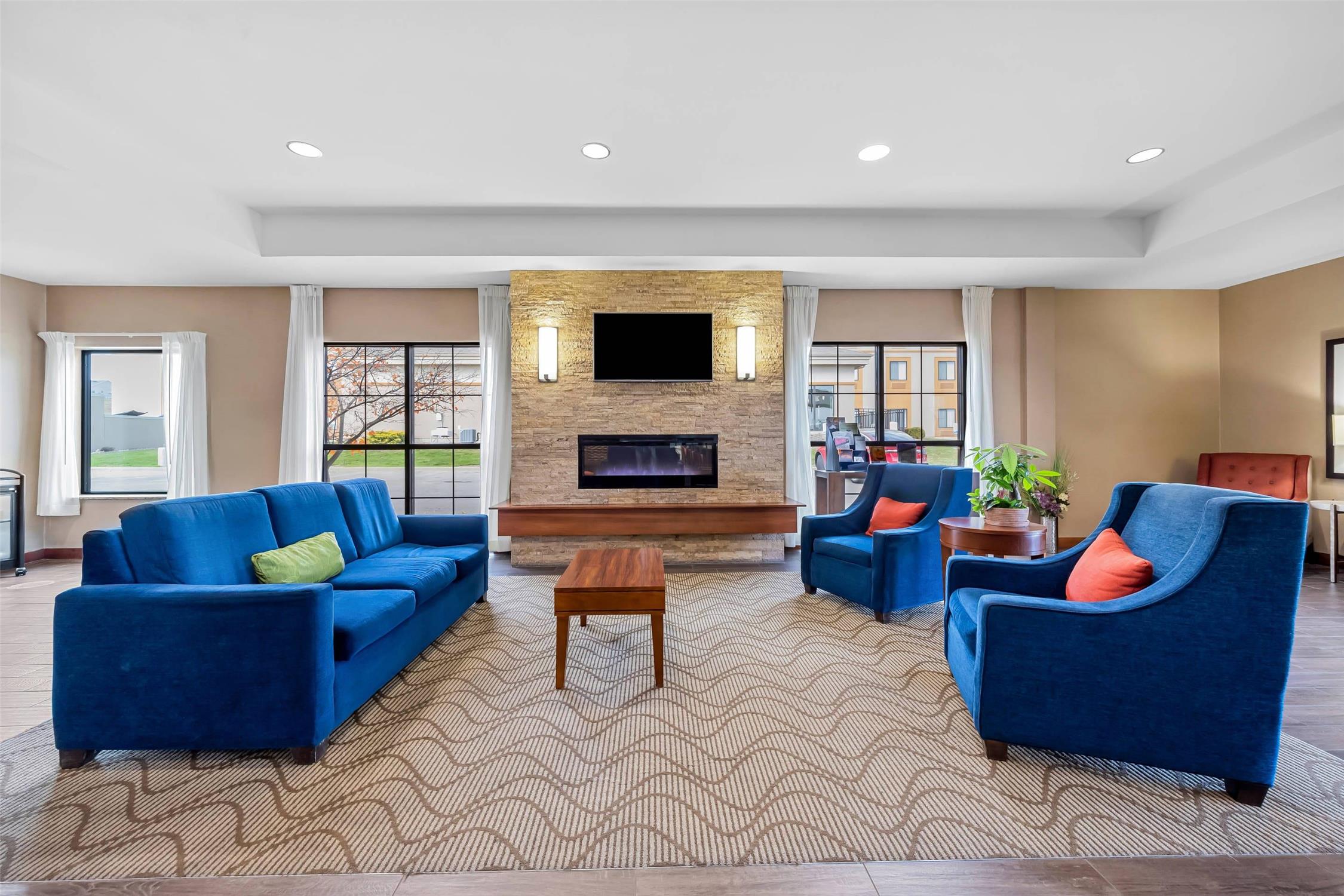 Comfort Inn & Suites West - Medical Center 3/8