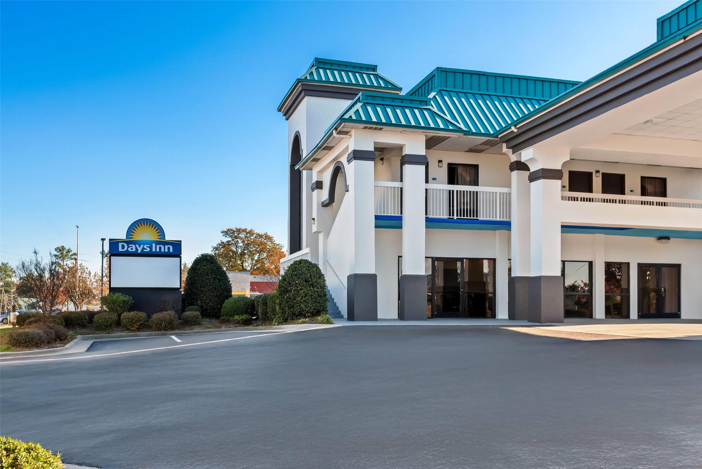 Days Inn By Wyndham Saint Pauls 18/22