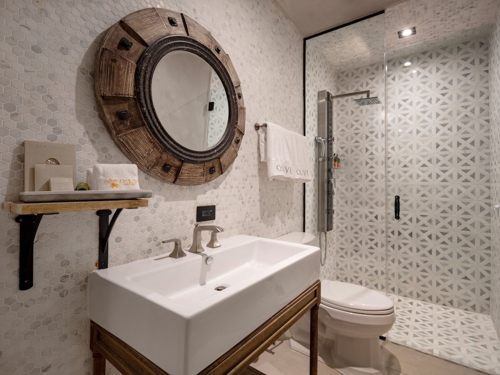 Petite, Suite, Queen Bed، Olive Boutique Hotel 9/10