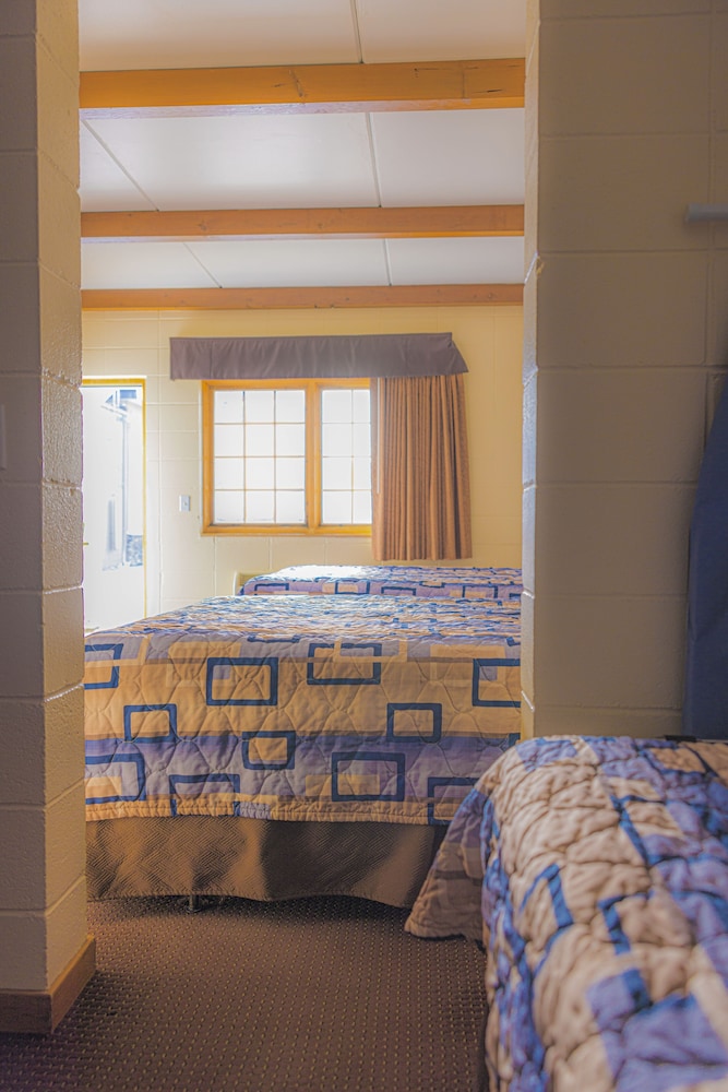 Wrangler Inn Mobridge 33/38