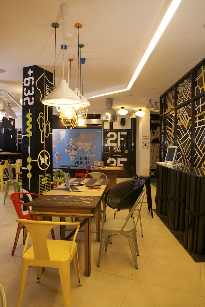 Junction Hostels 41/50