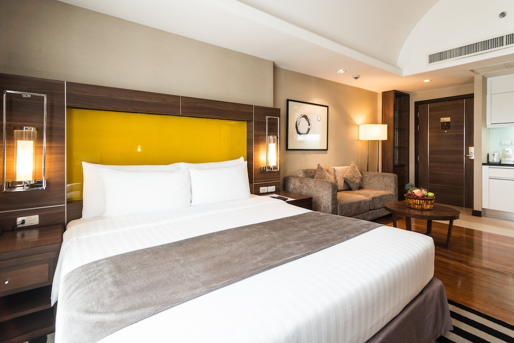 Novotel Living Bangkok Sukhumvit Legacy 13/77