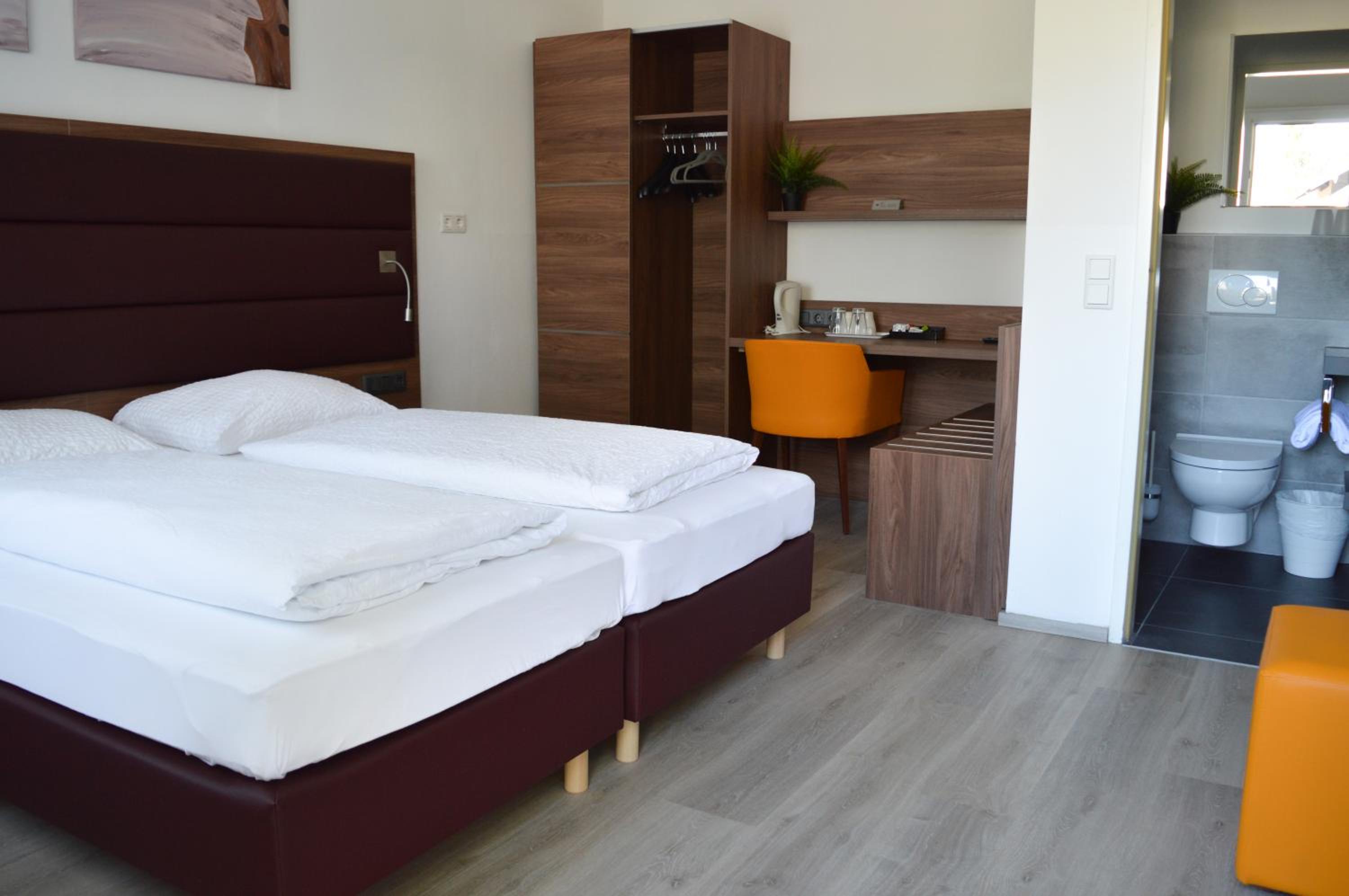2 Bedrooms, Suite, Washing Machine