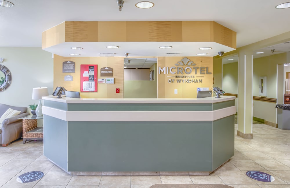 Microtel Inn & Suites by Wyndham Gulf Shores 3/64
