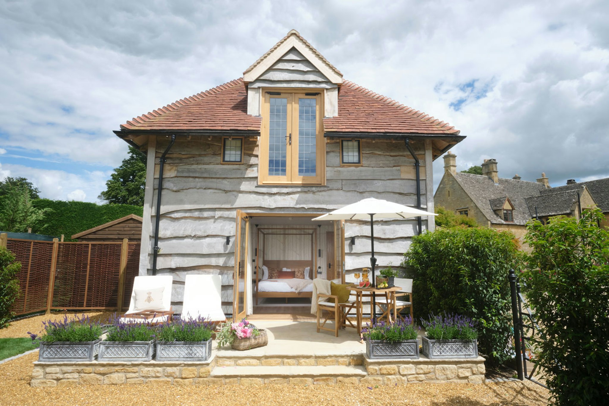 Abbots Grange 4/52
