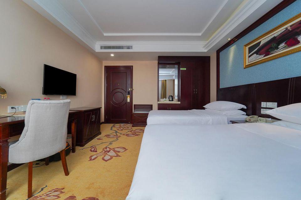 Superior, Twin Beds