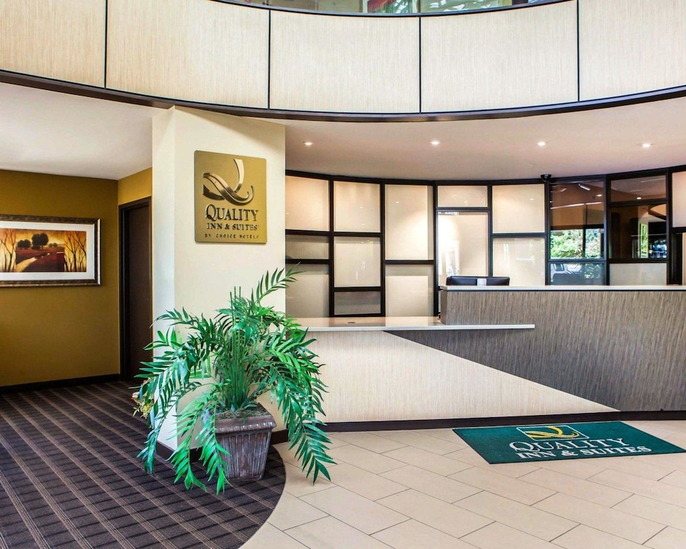 Quality Inn & Suites Peoria 6/50