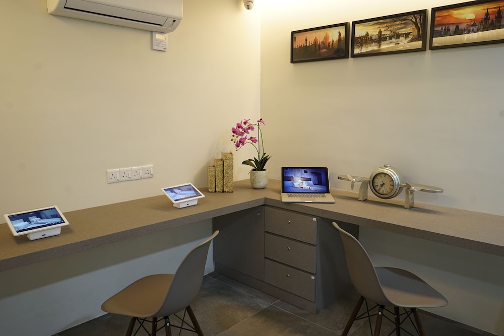 Lighthouse Hotel Shortstay Atdamansara Uptown 45/47