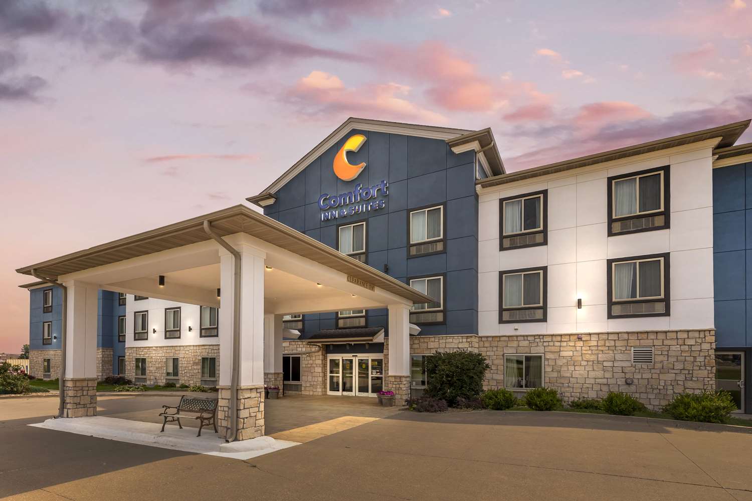 Comfort Inn & Suites Grinnell near I-80 3/32