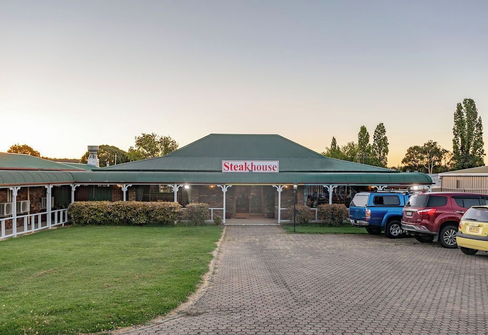REST POINT MOTOR INN 47/58