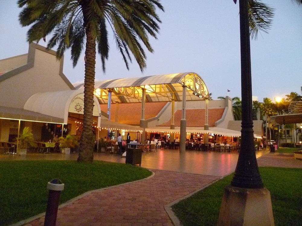 Le Chateau Ocean Villas 46/48