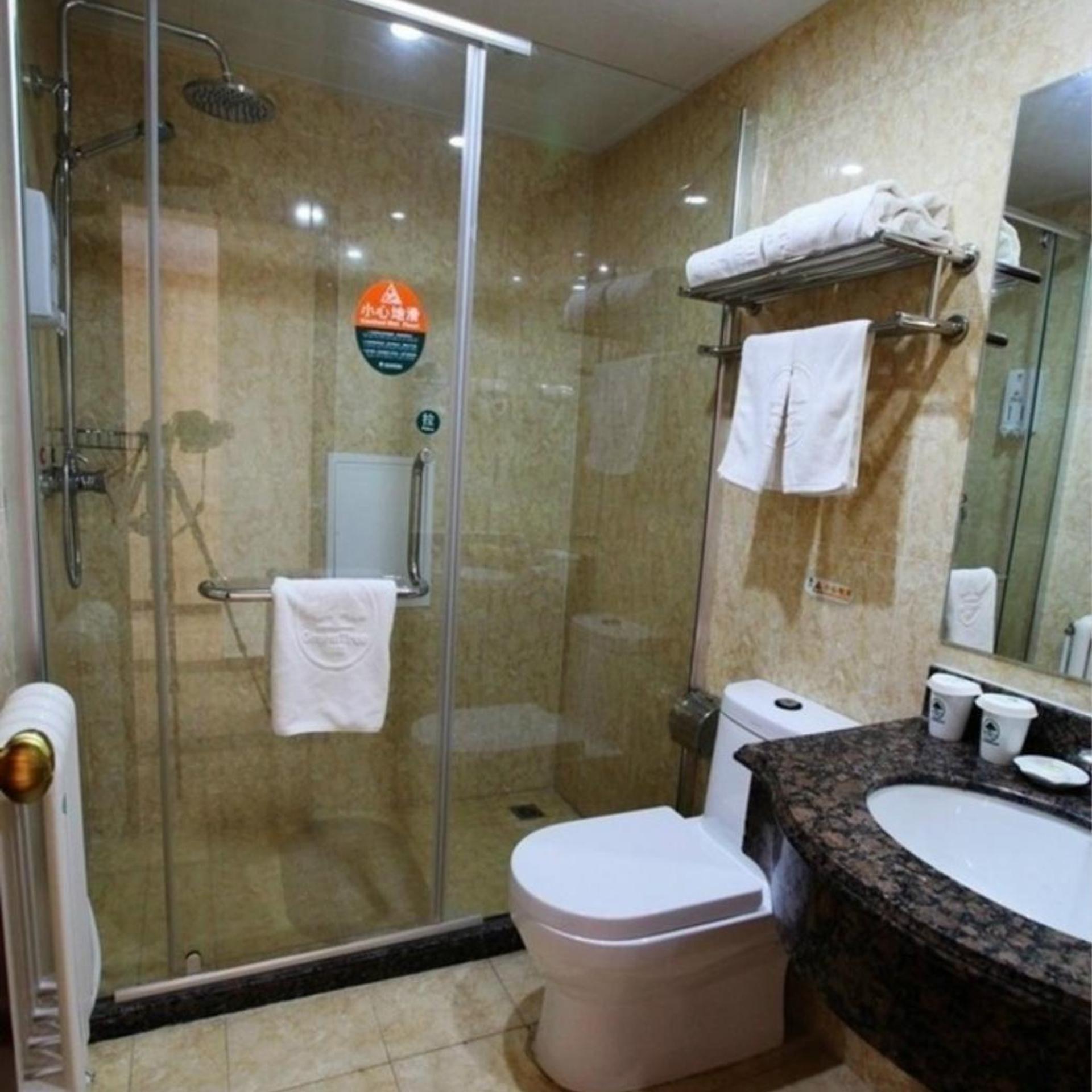 Greentree Inn Qinhuangdao Changli County Railway S 43/57