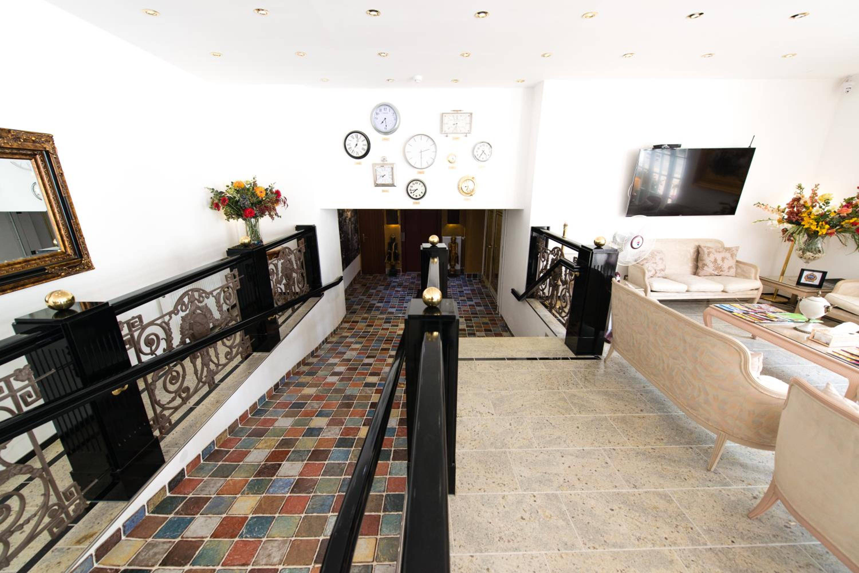 Lowen Hotel 41/58