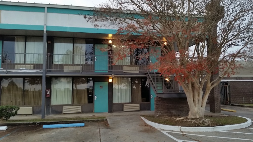 Ramada by Wyndham Diamondhead I-10/Gulfport 2/47